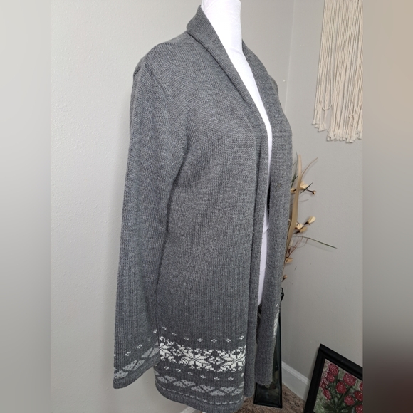 united states sweaters Sweaters - United States Sweaters Women's Size Large Gray & White Holiday Cardigan